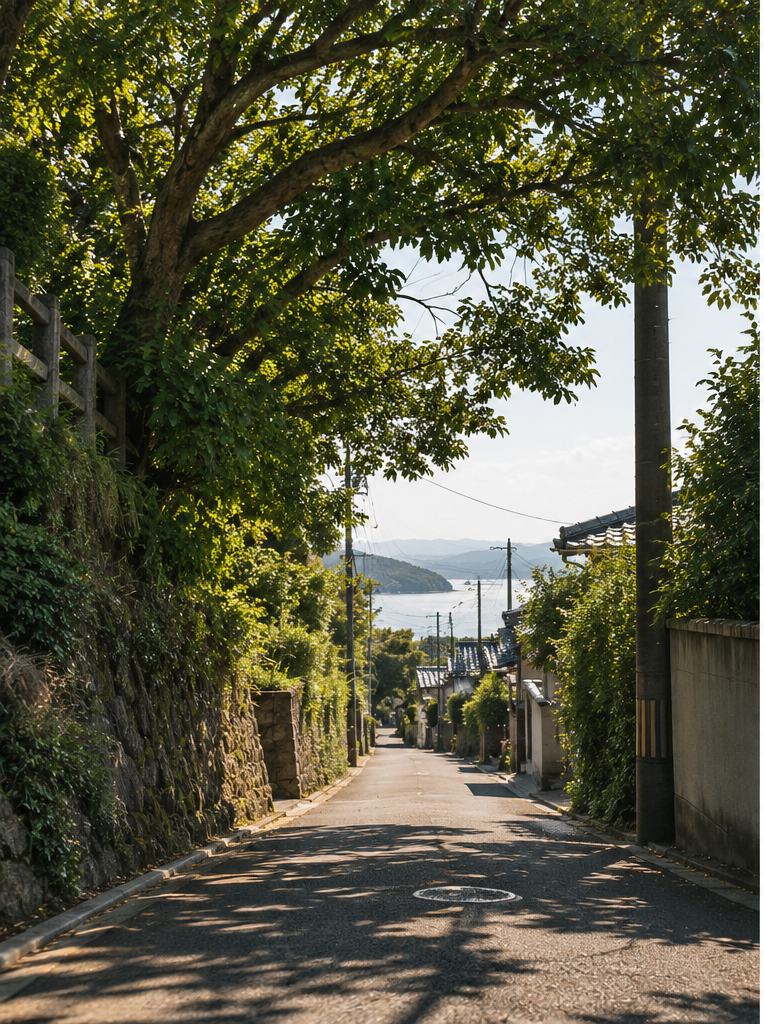 沖縄北部の緑に囲まれた道